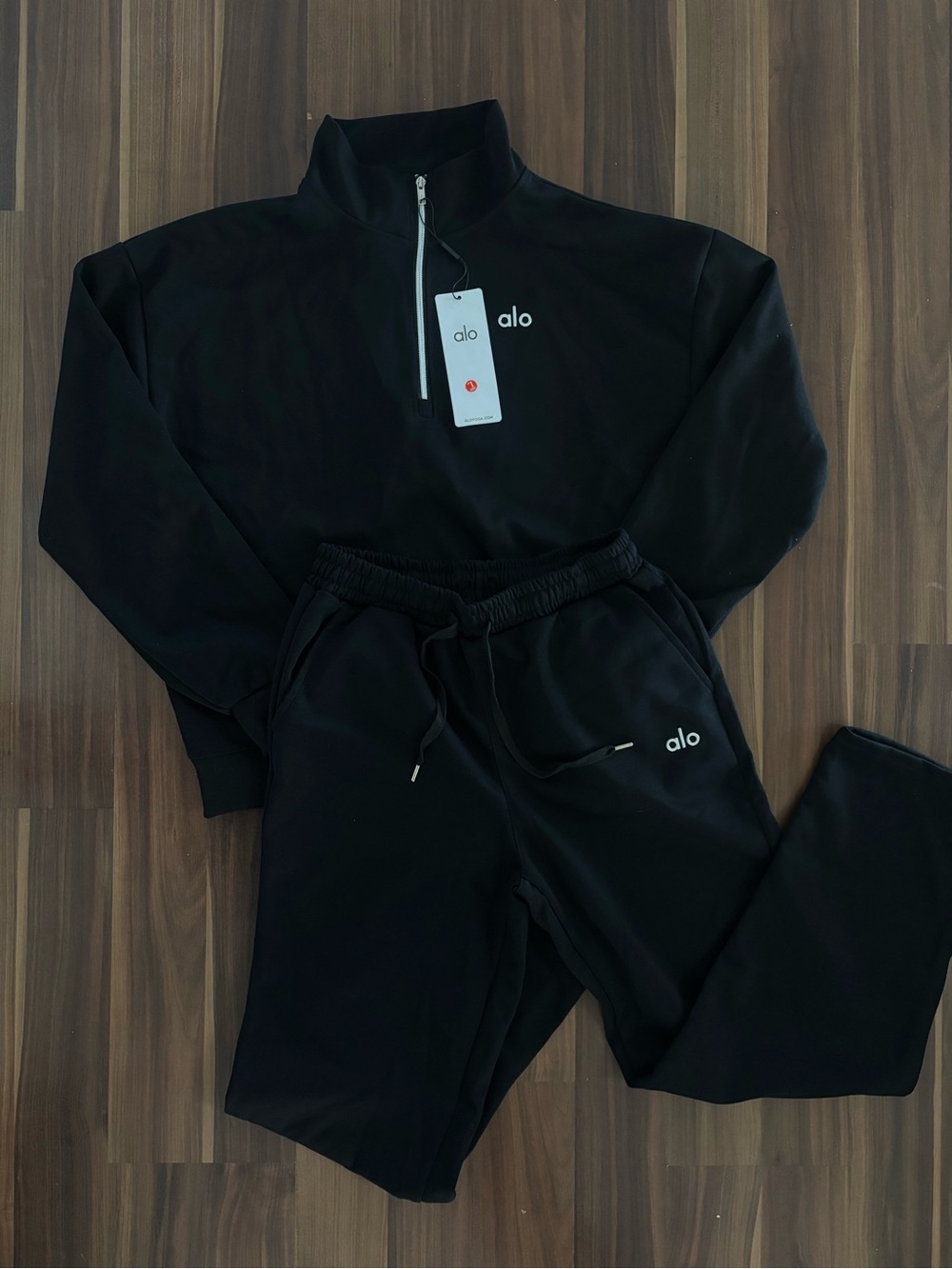 ALO Yoga Men’s Black Sweatshirt & Joggers Set